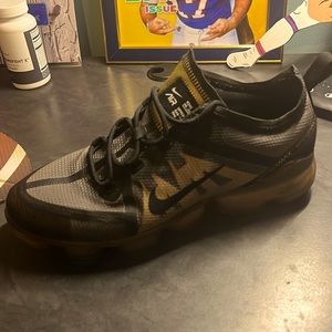 Nike vapor max worn like 2 time in new condition